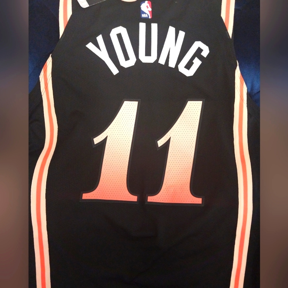 NEW Authentic Peach Tree Trey Young Jersey Men's Small.